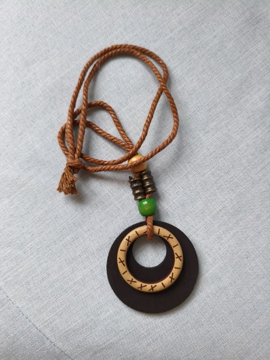 Gargantilha em muito bom estado