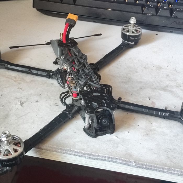 FPV дрон 7", двигуни 2810-1300Kv, elrs 915Мгц, Vtx 2W 5.8Ггц,