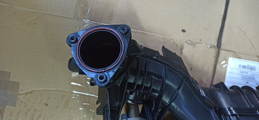Впускний колектор BMW 11618513655