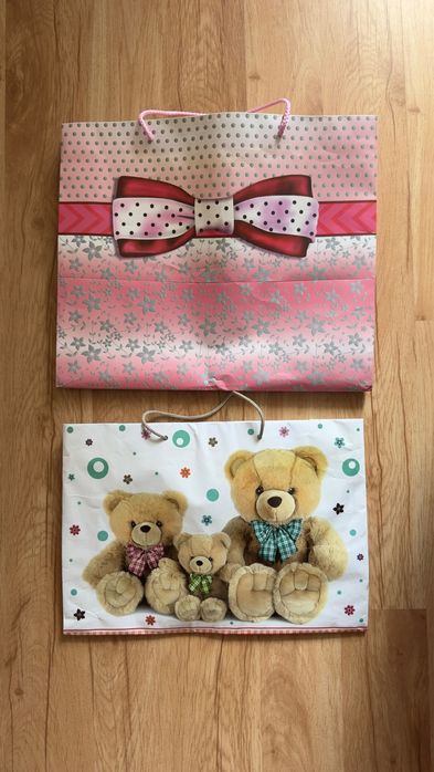 Подарункові пакети та конверти