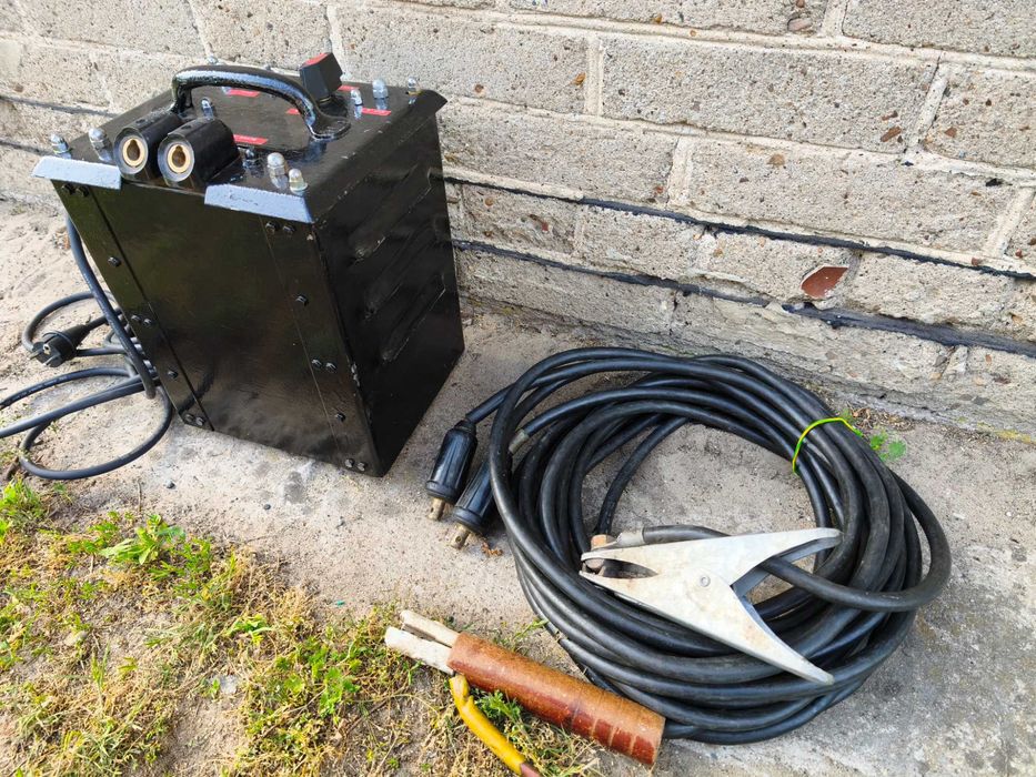 Spawarka transformatorowa 230V  przewody spawalnicze 8m Spawarka / transformator spawalniczy