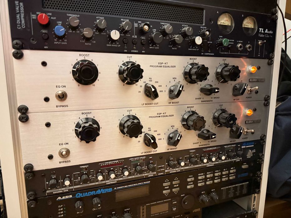 Par Klark Teknik EQP-KT, equalizadores estilo Pultec, como novos