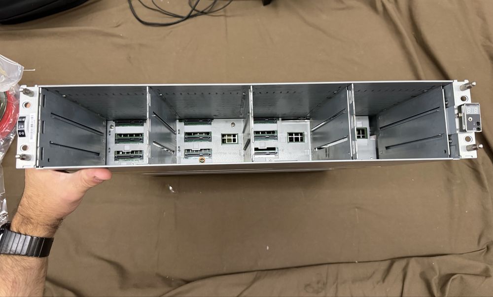 NAS NetApp FAS2220 - 12 Baias (Sem Discos)