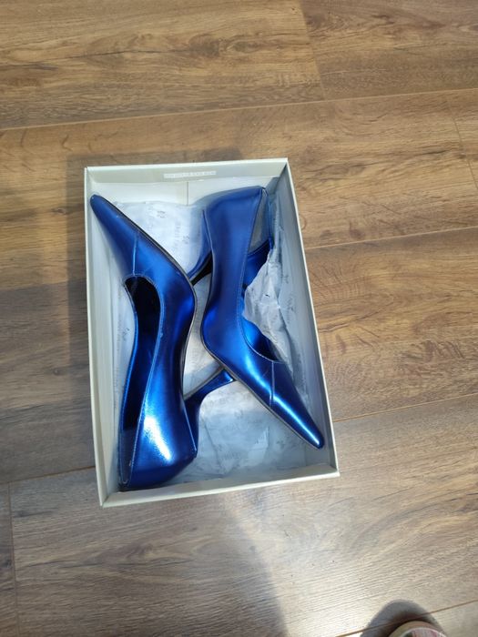 Buty na obcasie metaliczny kolor