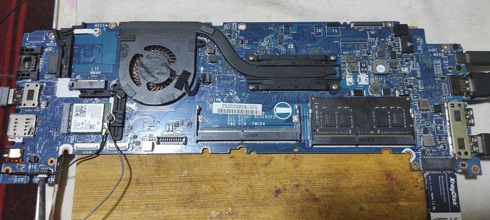 Материнська плата Dell Latitude 7490