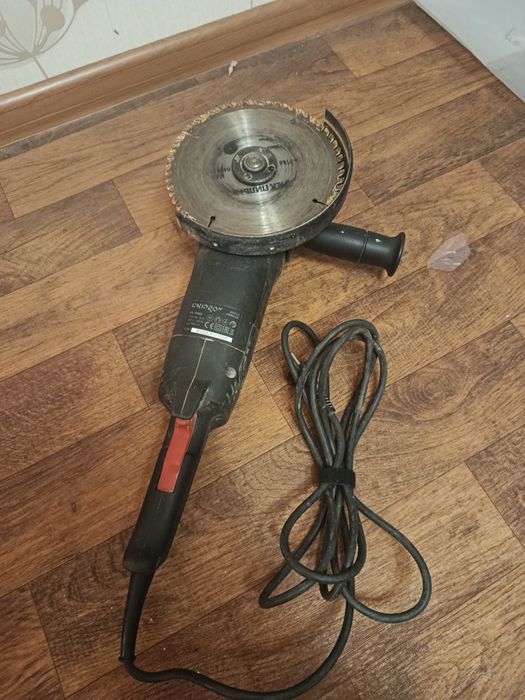 Продам болгарку Dnipro-m