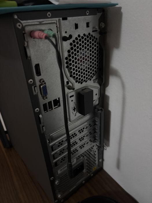 Torre e monitor gaming