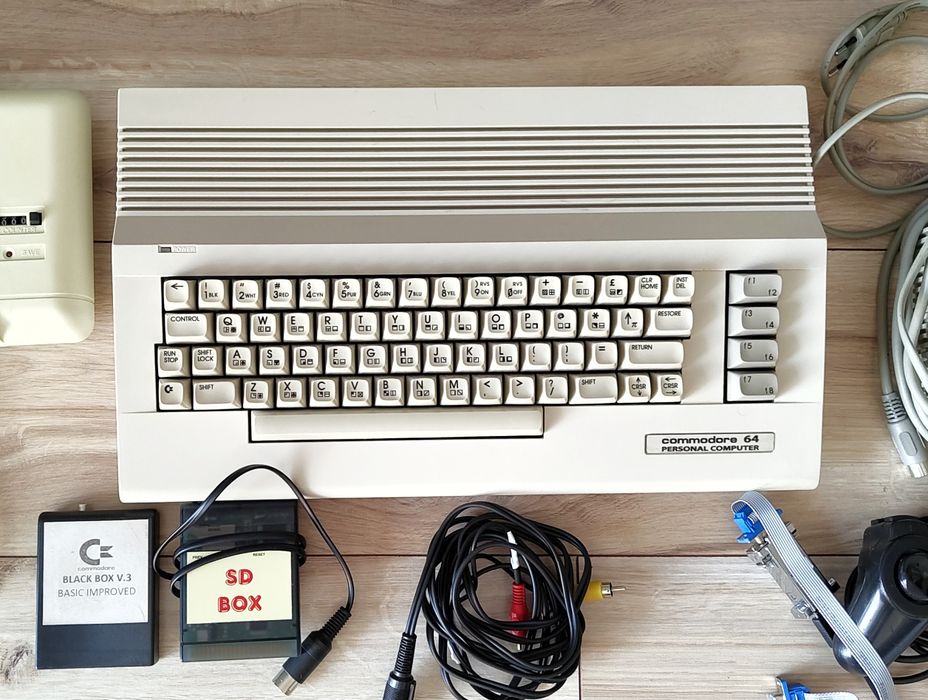 Commodore 64 + SD BOX + Tom2