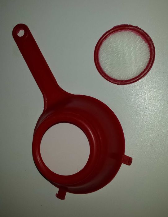 Посуда Кухонное пластиковое мелкое ситечко сито с ручкой ушками сетка