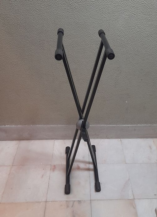 Suporte para teclados e órgãos