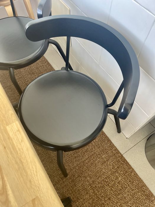 Cadeiras IKEA pretas