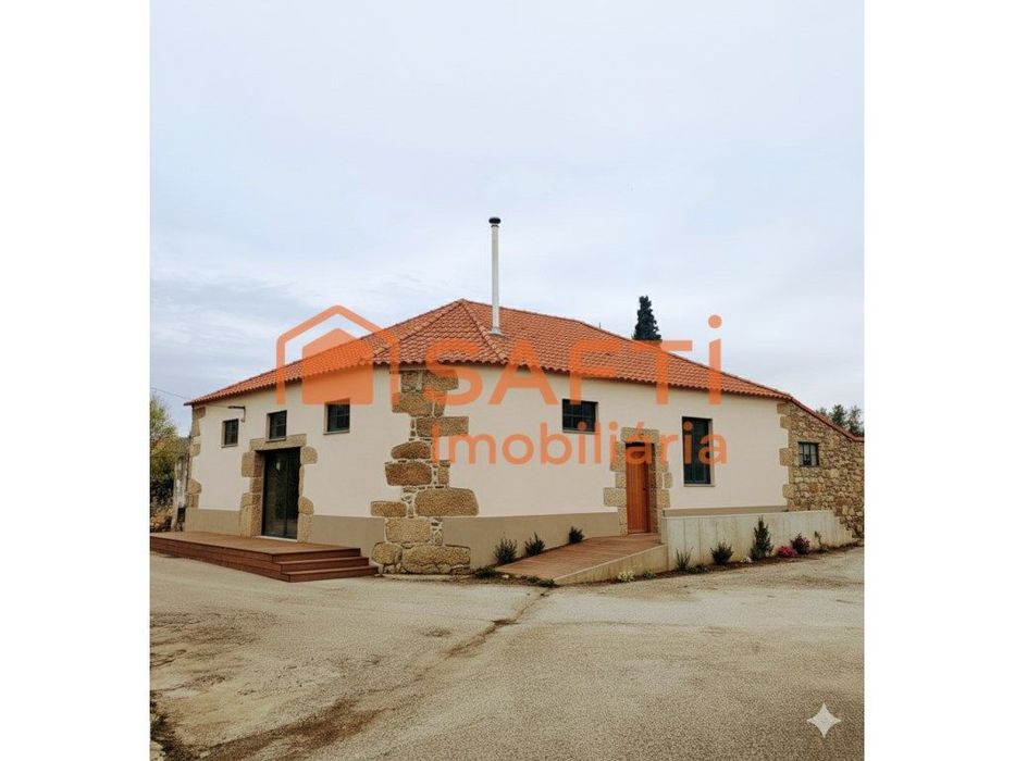 Moradia T5 em Torres Novas