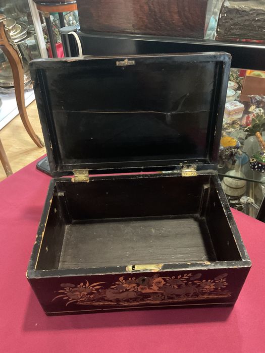 Caixa oriental laca 26x17x13 cm