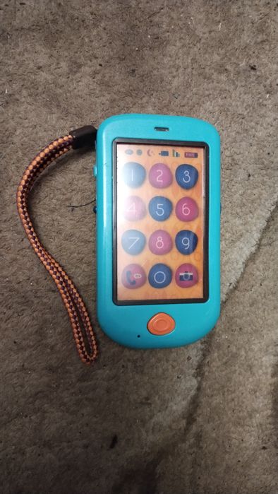 Дитячий мобільний телефон.