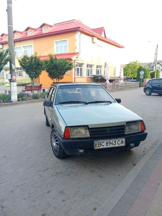 Продається дев'ятка!