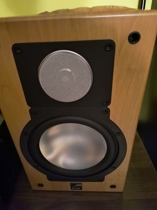Kolumny Elac cl 82i