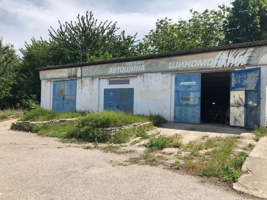 Продається автосервіс в смт.Крижопіль.