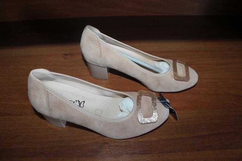 Замшеві туфлі Caprice 37.5 розмір