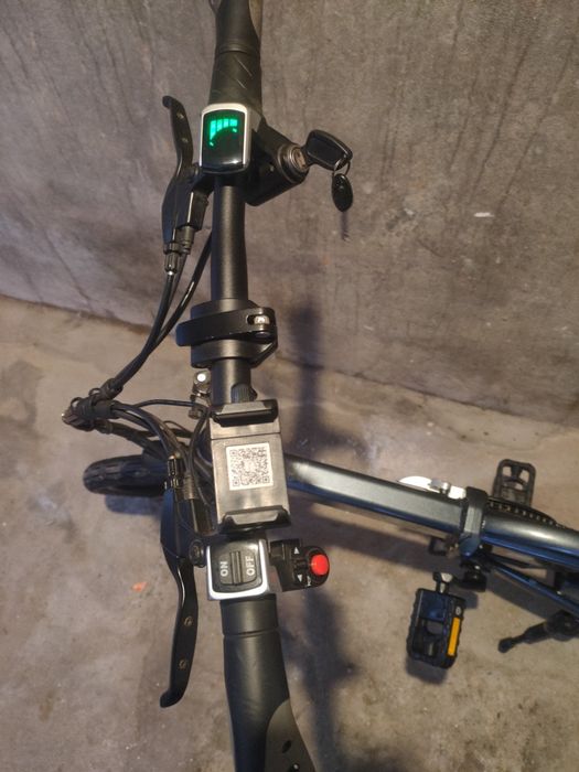 Bicicleta elétrica dobrável