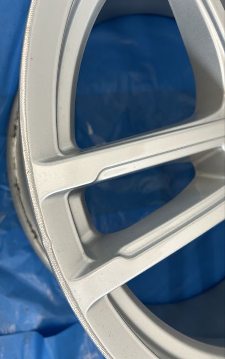706 Felgi Aluminiowe Volvo R 18 5x108 otwór 63,3 Bardzo Ładne
