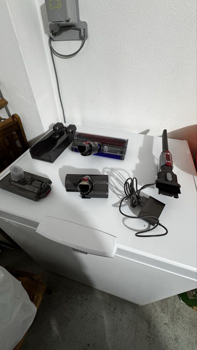 Dyson v11 com todos os acessorios