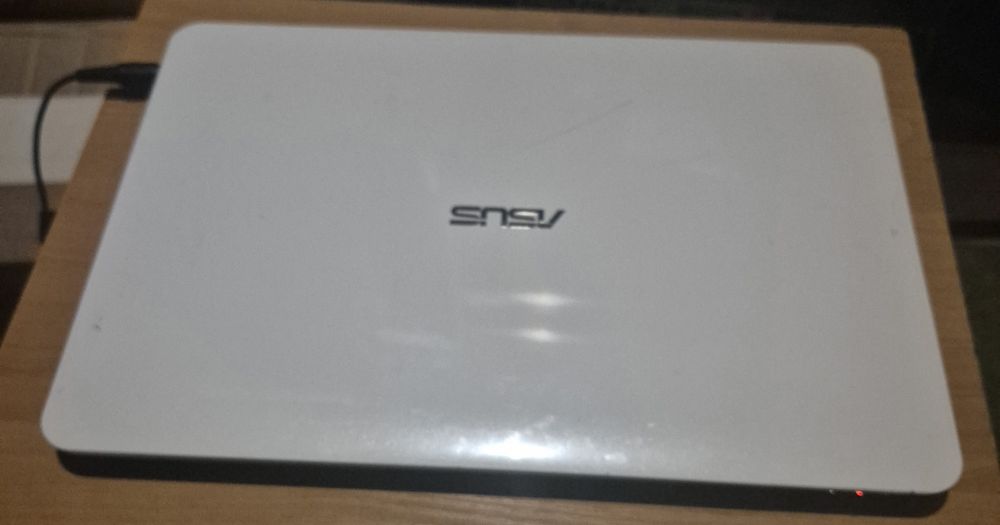 Asus Х555L i3/HD500/RAM4/INTEL 5000 2GB