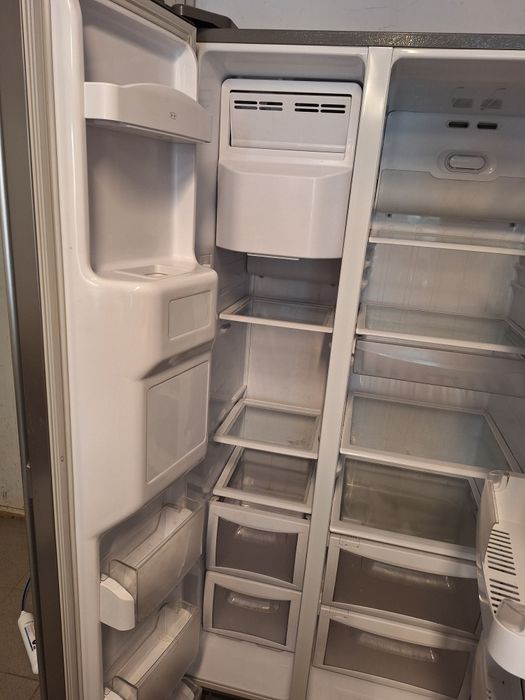 Lodówka Side-by-Side Electrolux ENL60710S | Duża Pojemność 604L