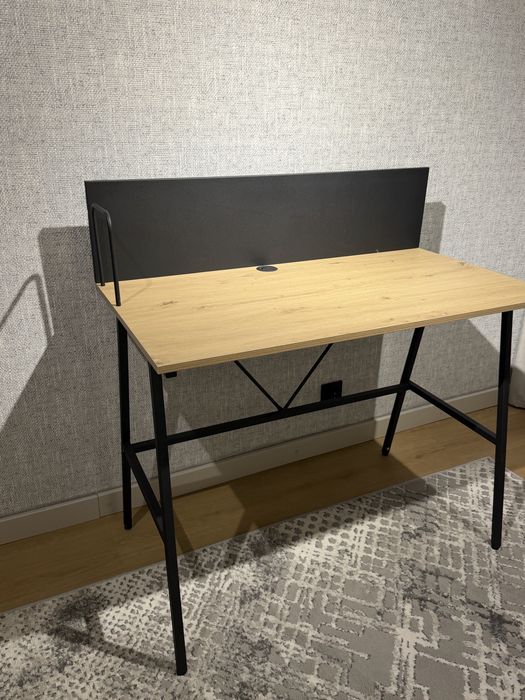 Biurko nowe drewno z metalem