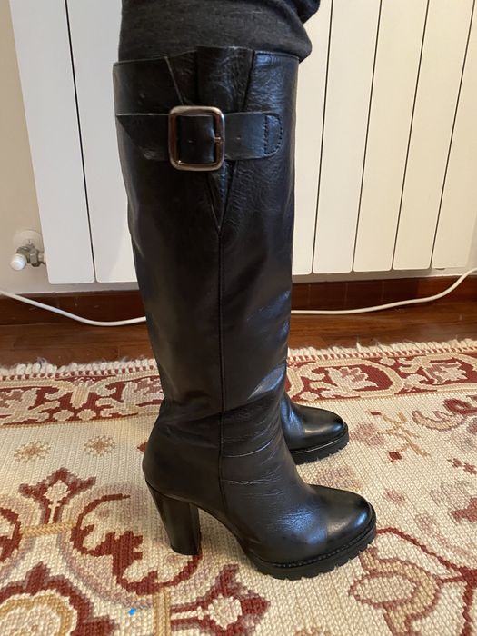 Botas em pele pretas, 38, nunca usadas