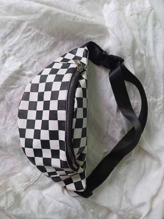 Torba typu Nerka/Saszetka do pasa marki Akme .