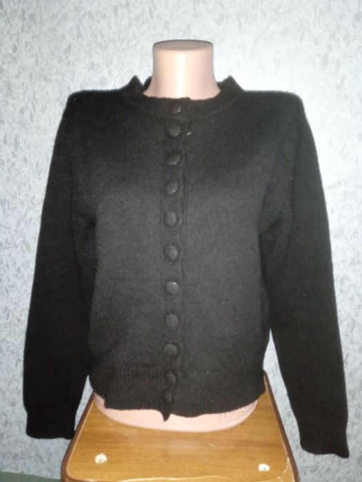 Нова тепла ковтинка з гудзиками