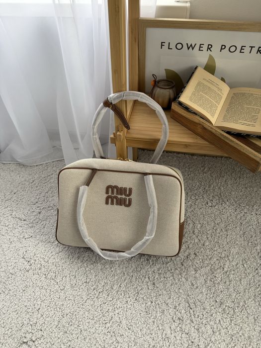 Сумка Miu Miu Canvas Top-Handle Bag