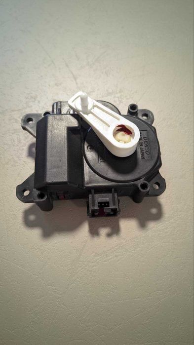 Привід заслонок печки Toyota 063800-110, 063800-180