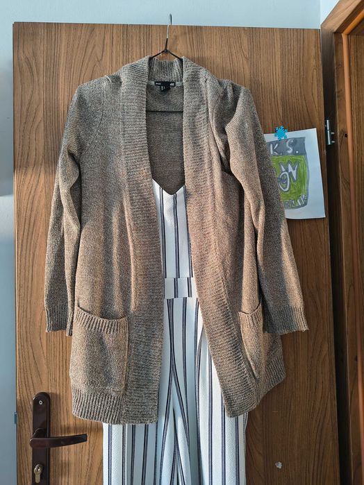 Długi sweter kardigan z kieszeniami ze złota nitka H&M s 36
