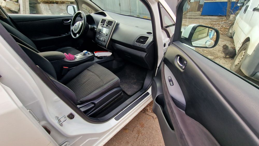 Сдам в аренду Nissan leaf 300 грн!!! в сутки