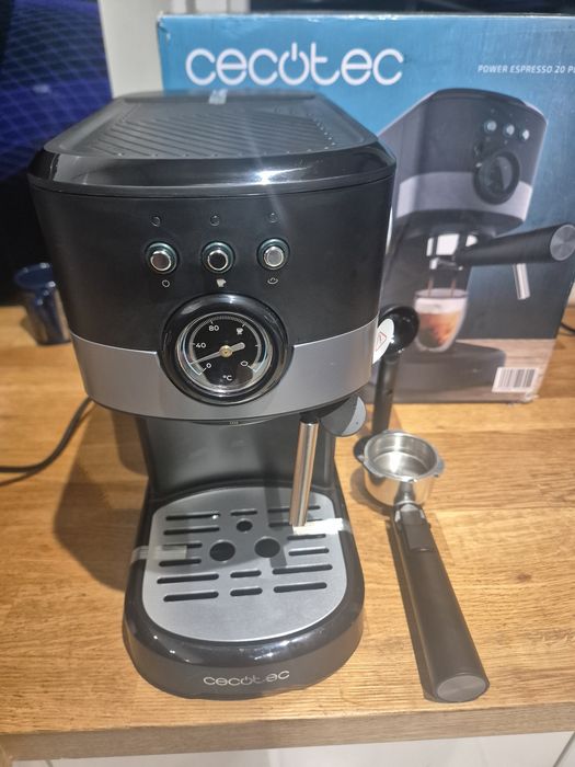 ekspres kolbowy Cecotec Power Espresso 20 Pecan Pro