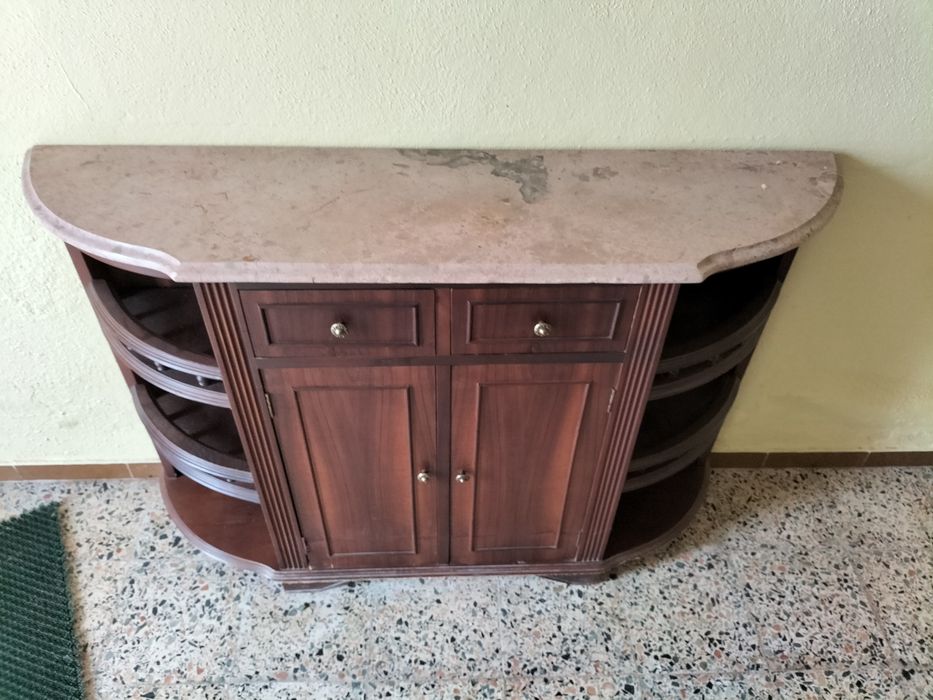 Sapateira em bom estado