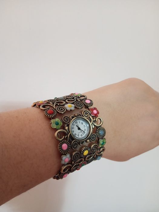 Relógio pulseira flores, com pilha (novo)
