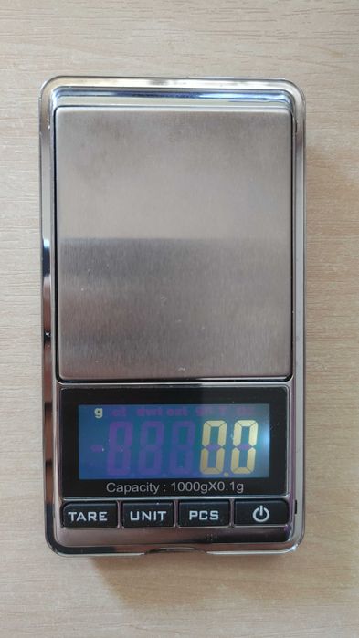 Весы новые 1000 гр/0,1 гр