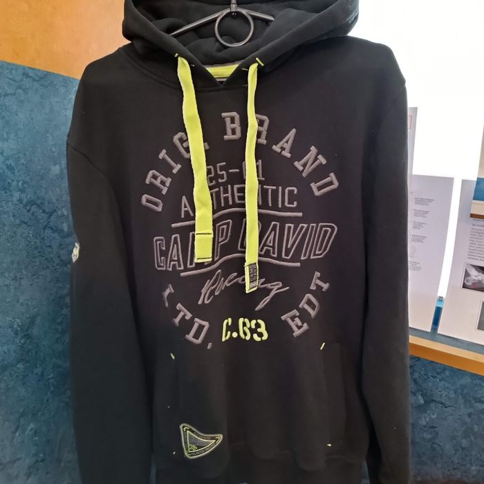 Bluza Camp David roz L 

Granatowa

Stan BDB

Szczegółowe wymiary:

dł