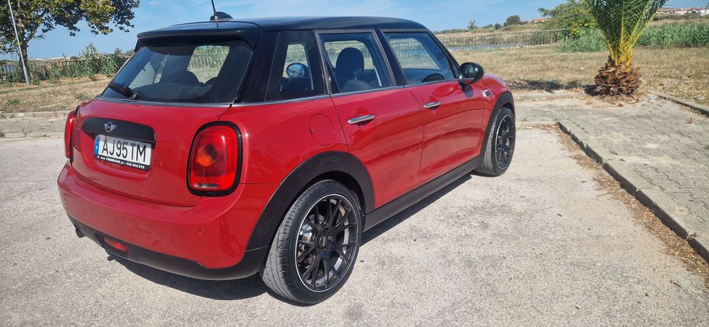 Mini Cooper D 5 portas 95CV — photo 5