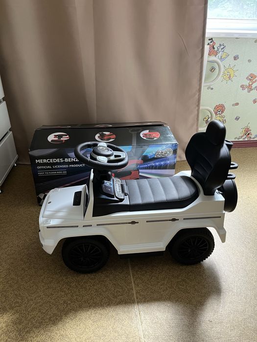 Каталка-толокар Caretero (Toyz) Mercedes G350 D з батьківською ручкою