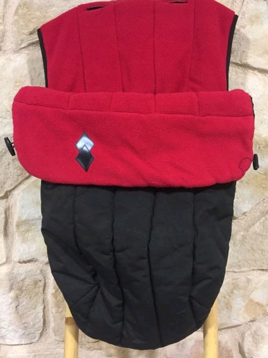 Saco para carrinho de bebe universal.