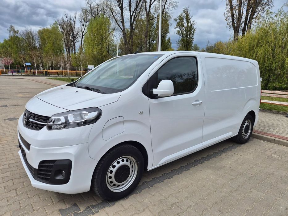 Opel Vivaro / Expert / Scudo / Jumpy / Proace  Zadbany, Bogate Wyposażenie, Ładowarka 22kW, Niewielki Przebieg