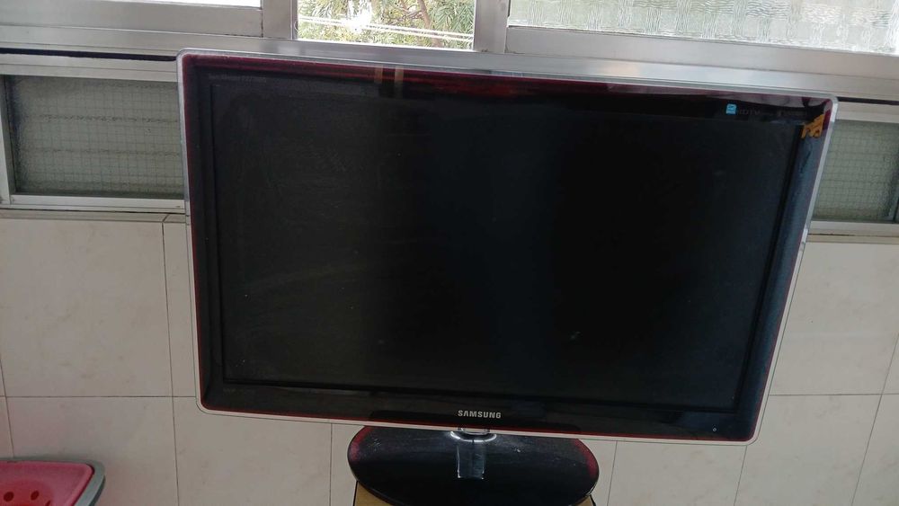 Vende se uma tv  normal