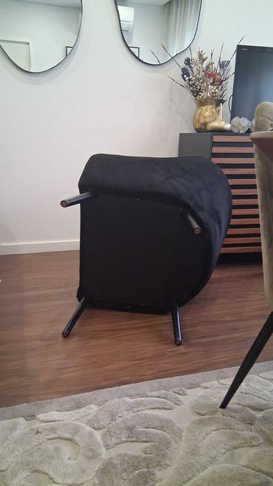 Poltrona cor preto como nova