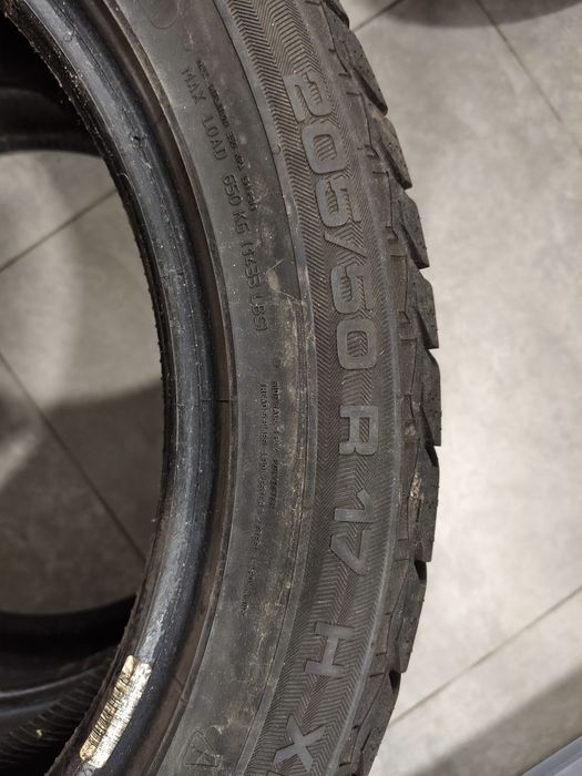 Opona Uniroyal zimowa 205 50 17