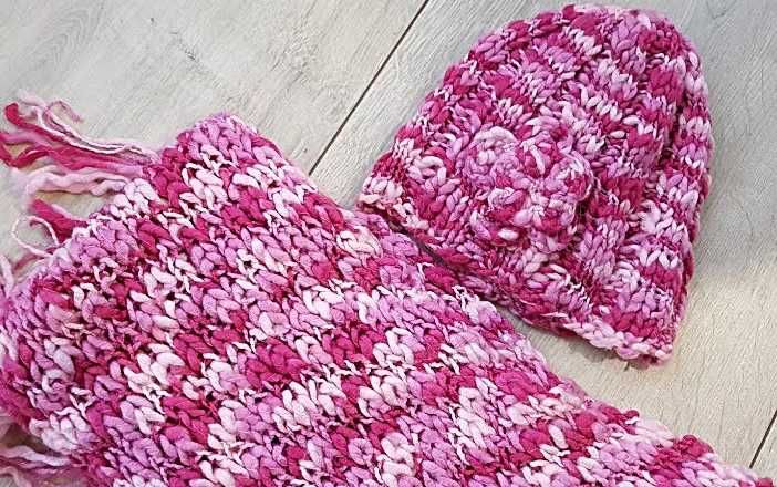 Zimowy rózowy komplet gruby splot