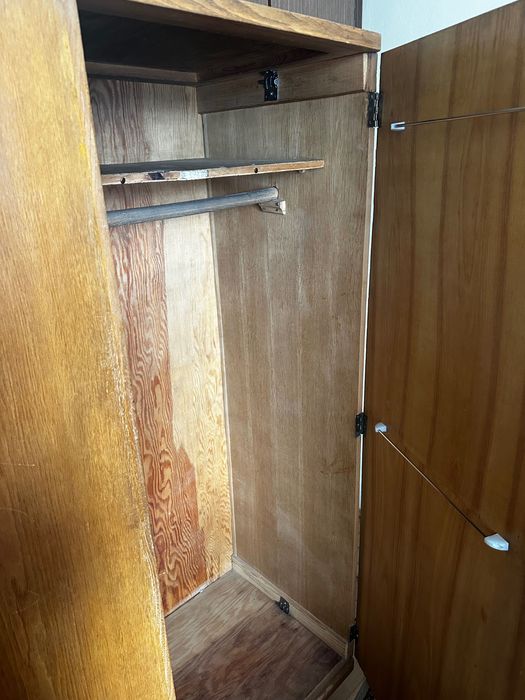 Szafa drewniana trzydrzwiowa