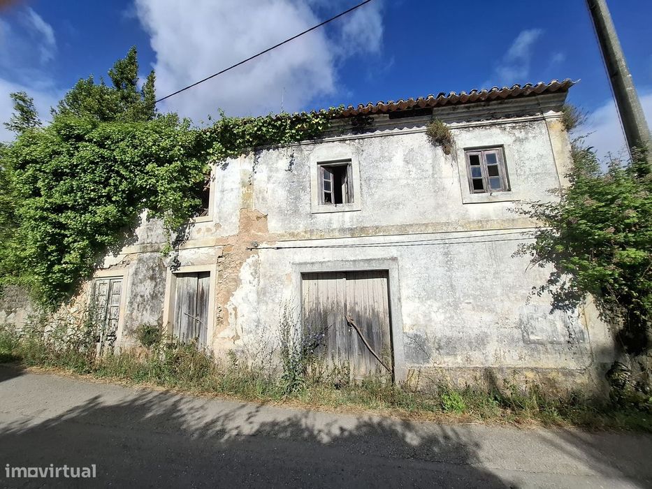 Quinta com 5.350 m2 de Terreno a 20 min de Coimbra